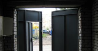 Купить гаражные ворота распашные Каспийск, цена от 3875 руб.